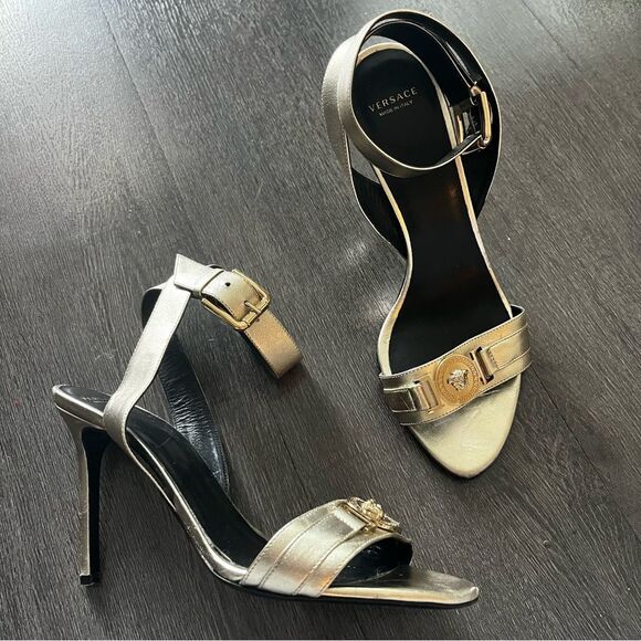 VERSACE Medusa Runway Strappy Metallic Silver Medusae Mediallion Heels SZ 39 US9 - Picture 1 of 9